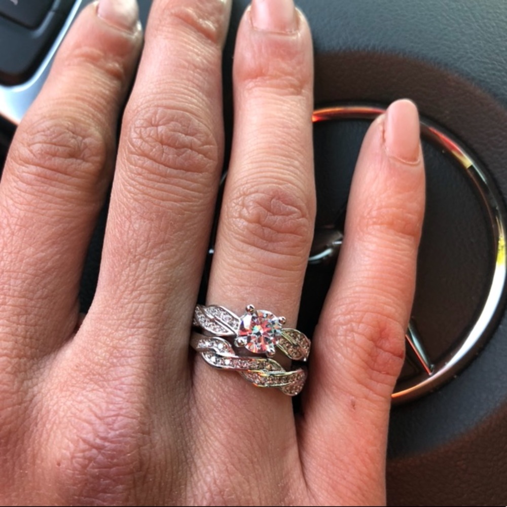 🆕💍💎 Vintage 2 pc silver plated CZ ring set💎💍